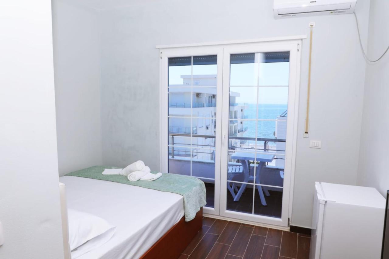 Ryan'S Hotel Shengjin Exterior photo